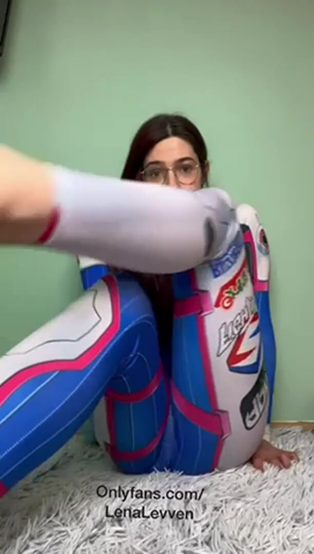 spreading my legs like this and see the surprise on peoples faces is worth gold