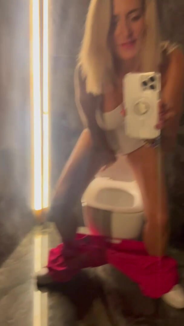 Long pee at the restaurant