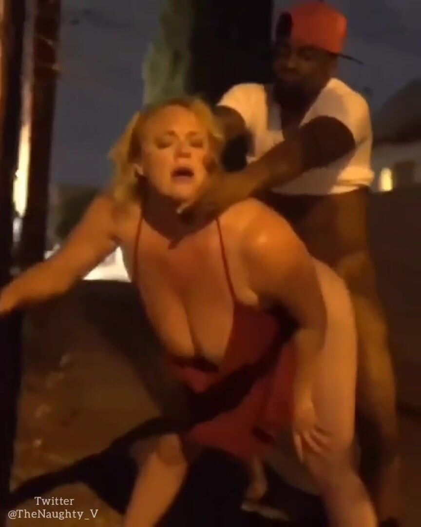 White MILFs are so addicted to BBC they'll take it in the street