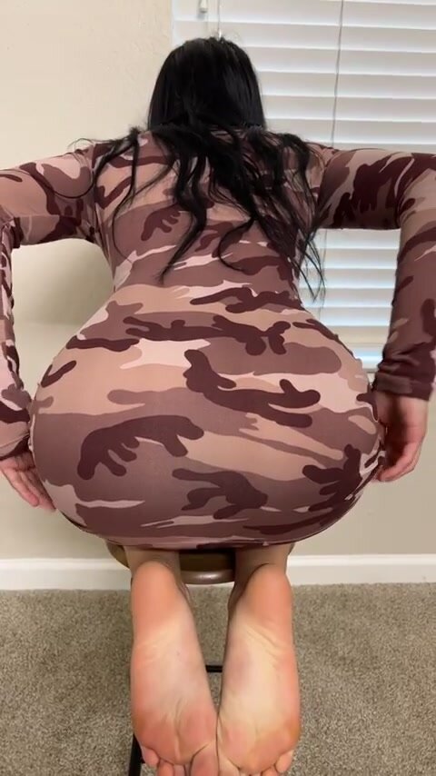 I want your cum in my holes and on my soles