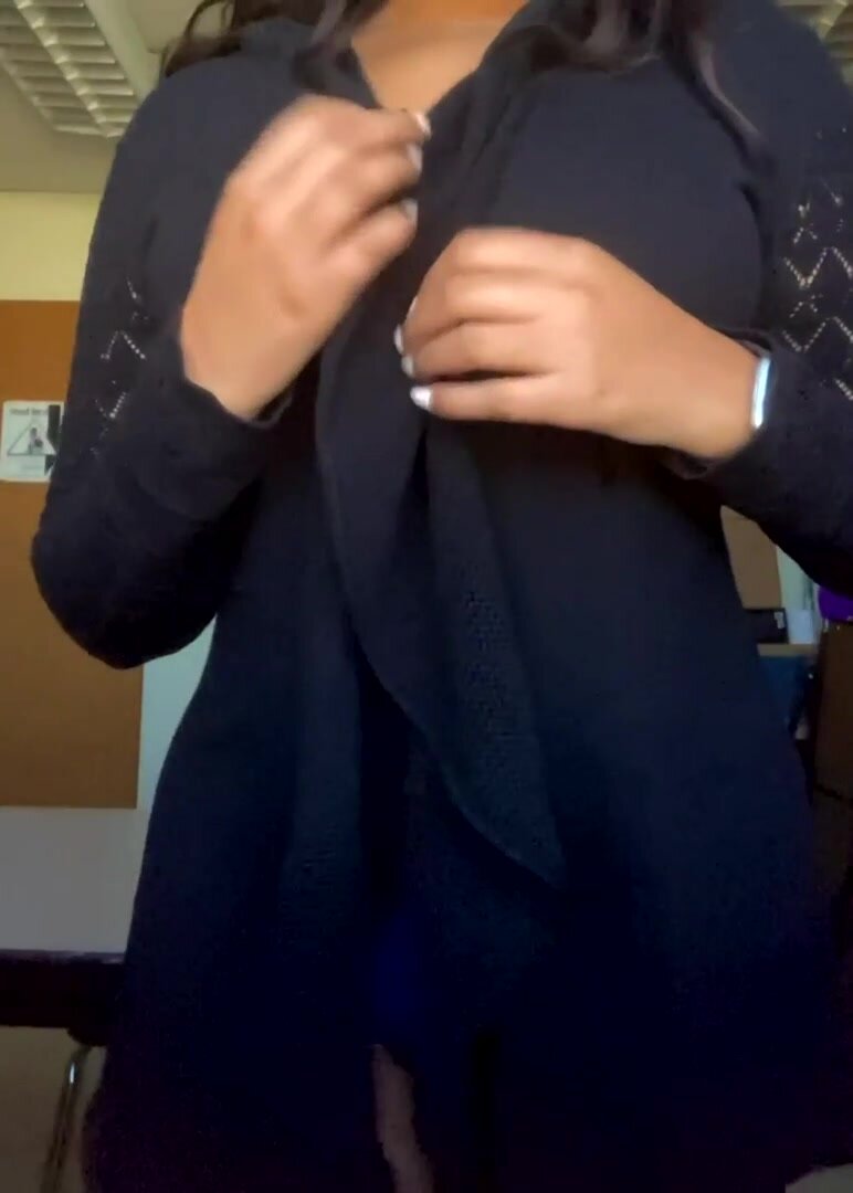 Young 25 year old wife loves to show off ;) wanna fuck her?