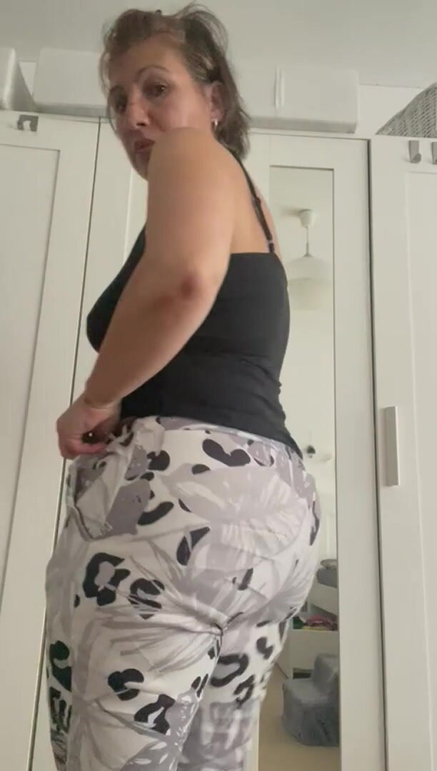 the older mommys booty gets, the bigger it becomes :P