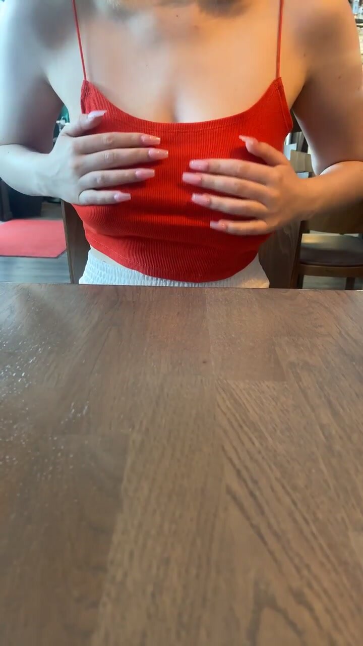 flashing my big naturals makes me so horny