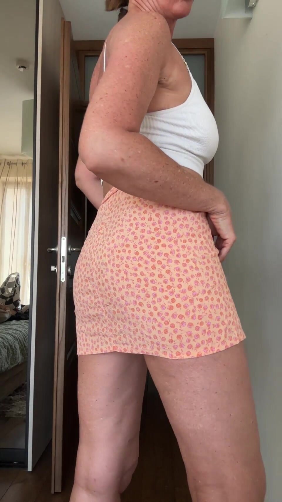 It must be summer because there are naked milf pussies everywhere…