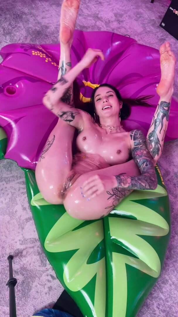 Do you like it better when i put my legs behind my head