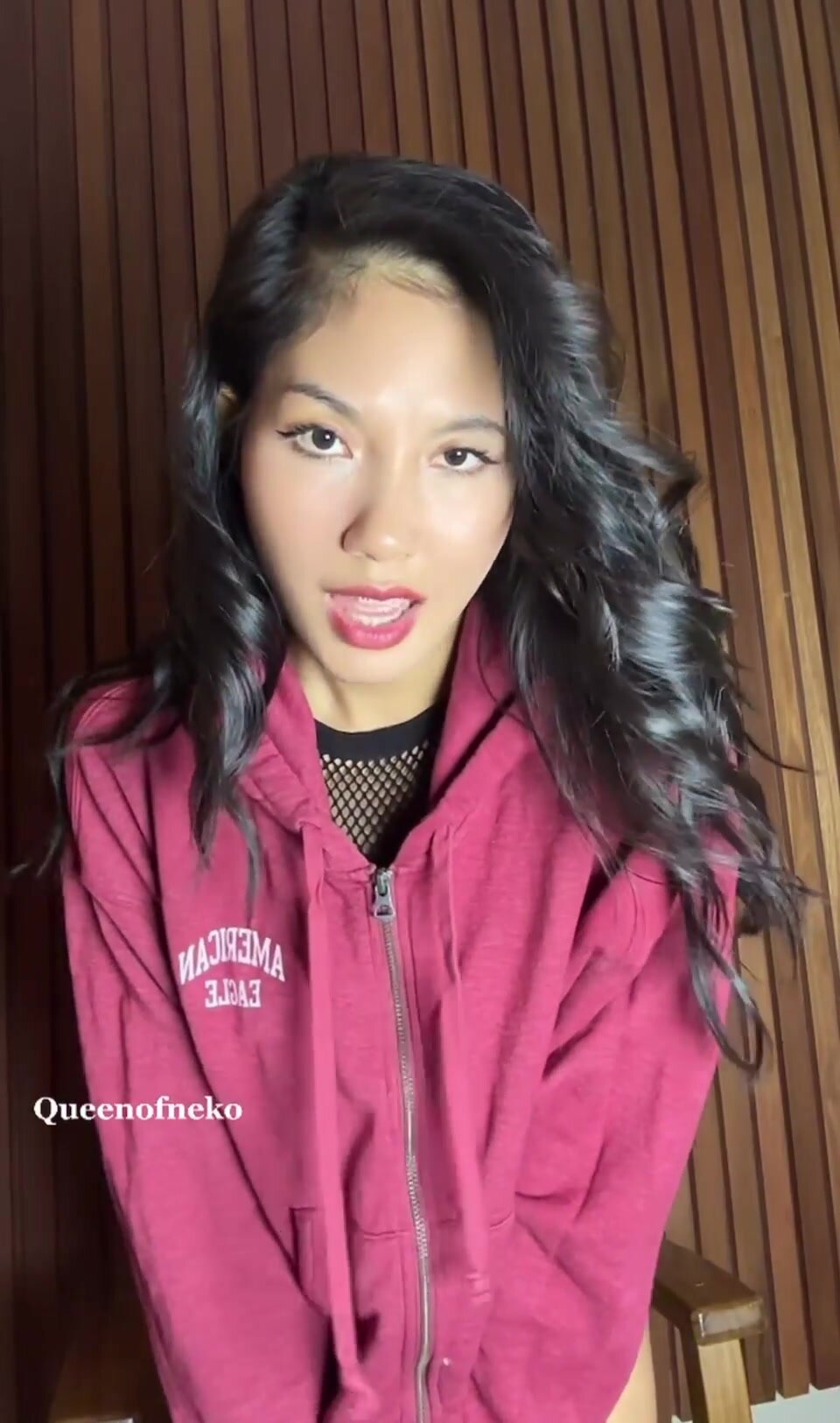 Don't take your eyes off of me! Even for a second