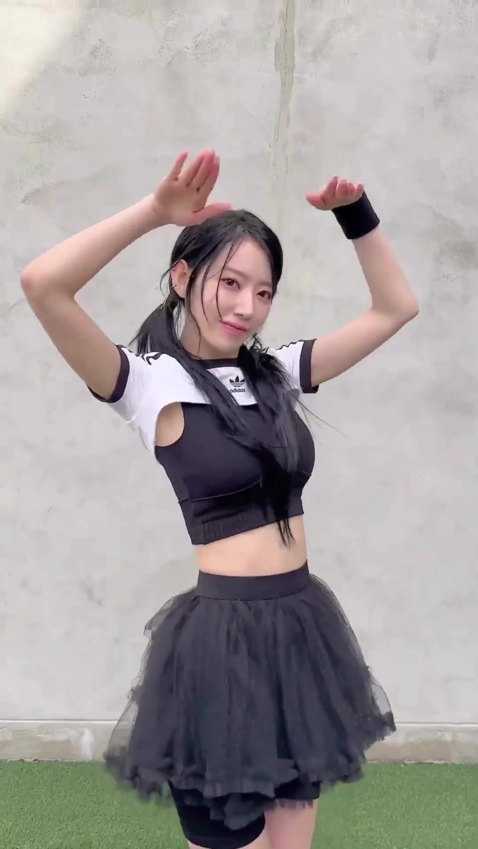 LE SSERAFIM - Sakura