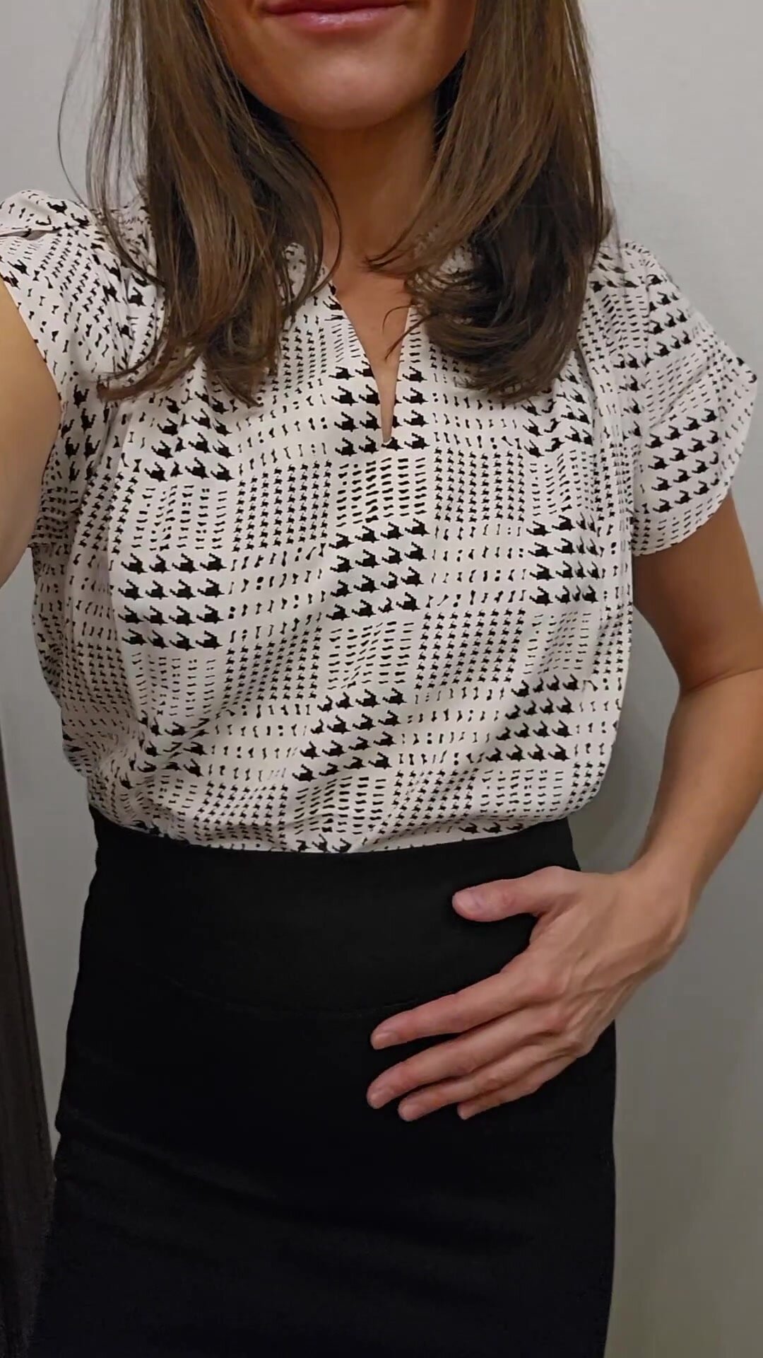 I'm your milf boss and it's time for our 1:1.