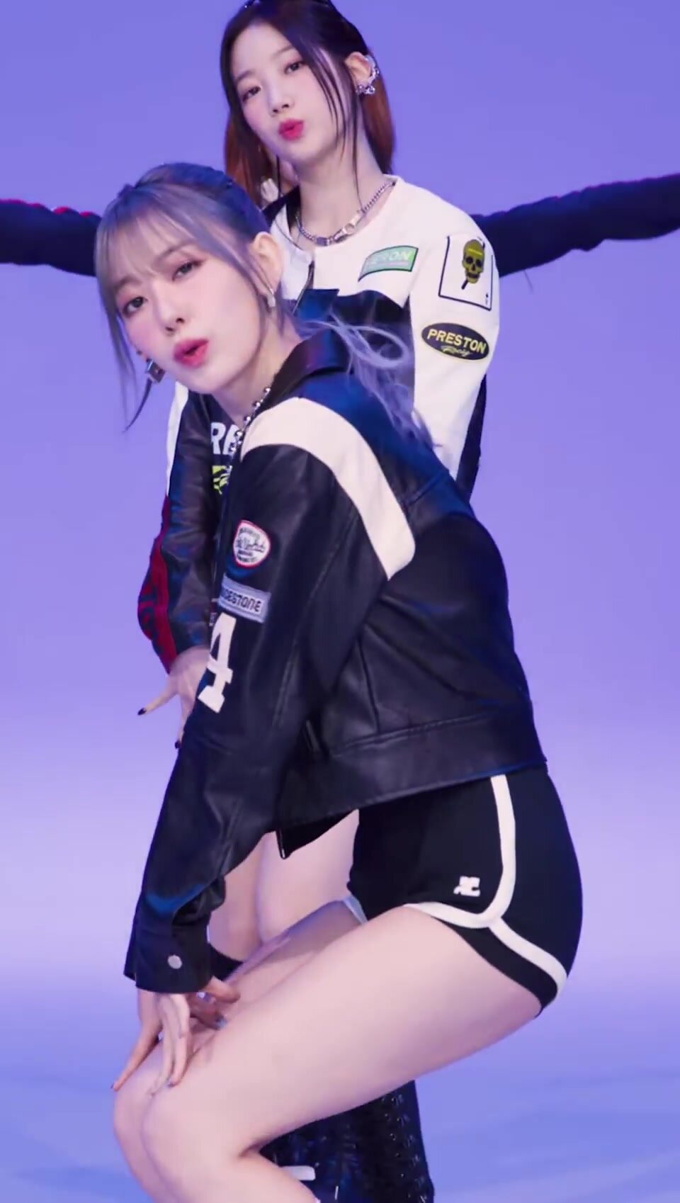 LE SSERAFIM - SAKURA