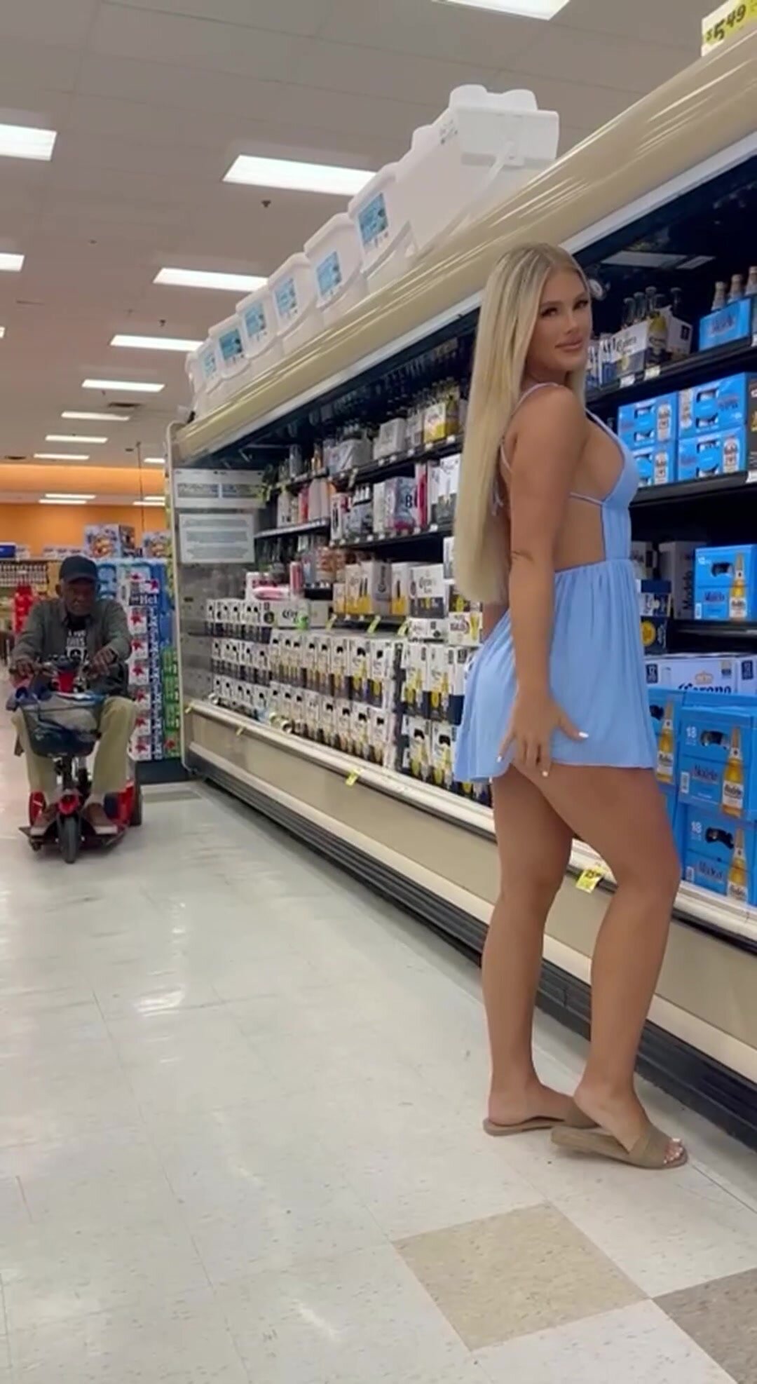 Flashing to strangers it what turns me on