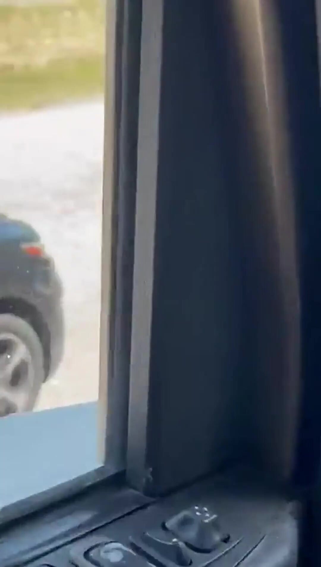 Getting head while driving