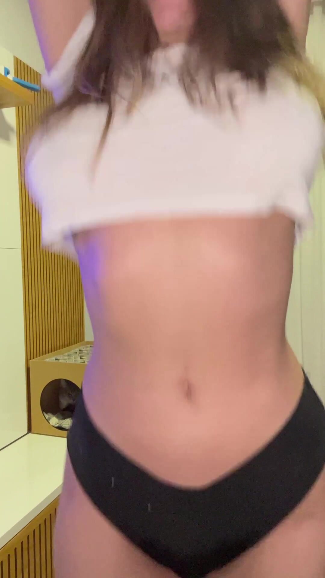 The biggest bouncing boobs you will see today! to start the week well and smiling