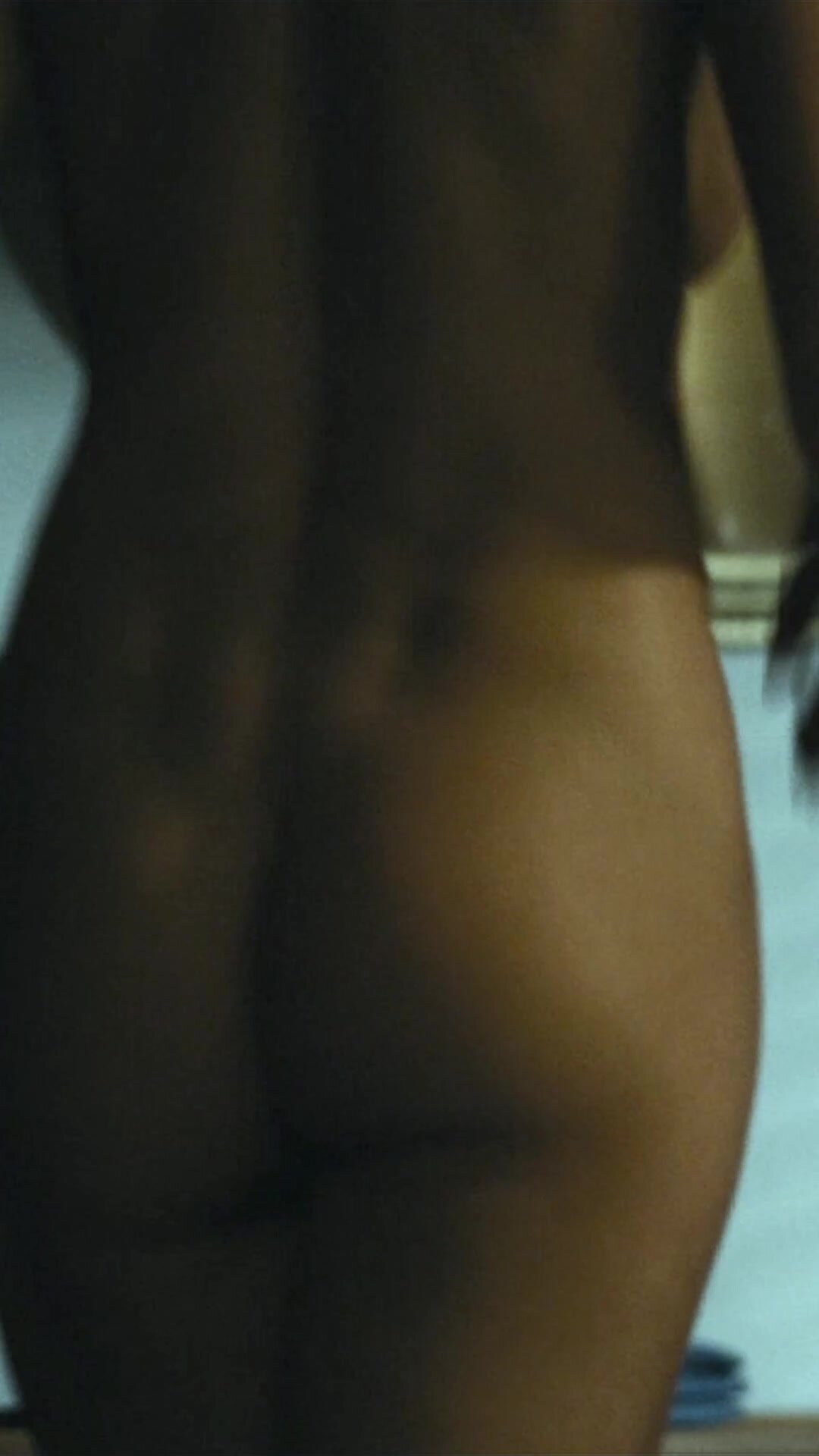 Catrinel Marlon in "The Whistlers"