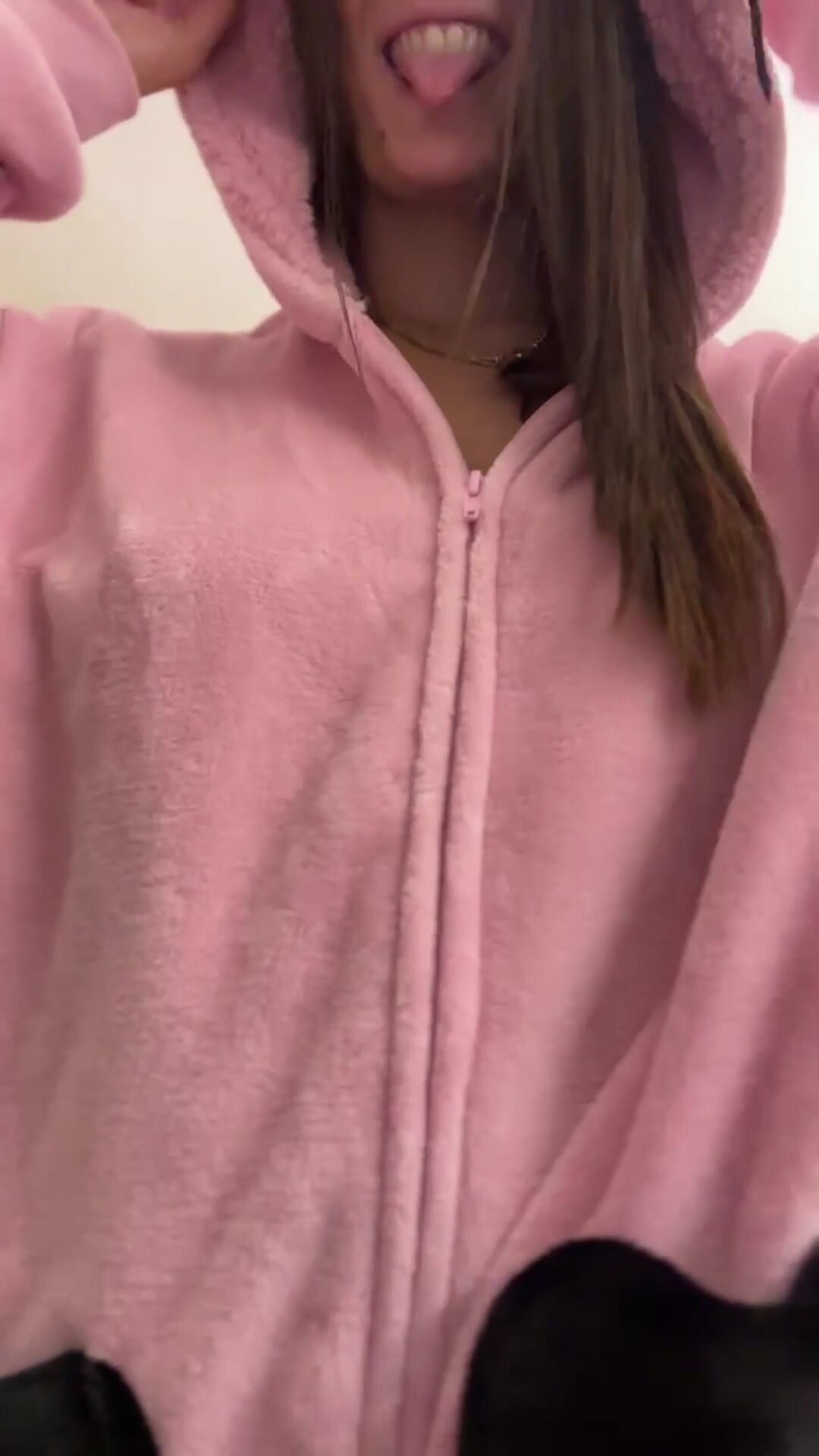 Silly pijama but nice titties