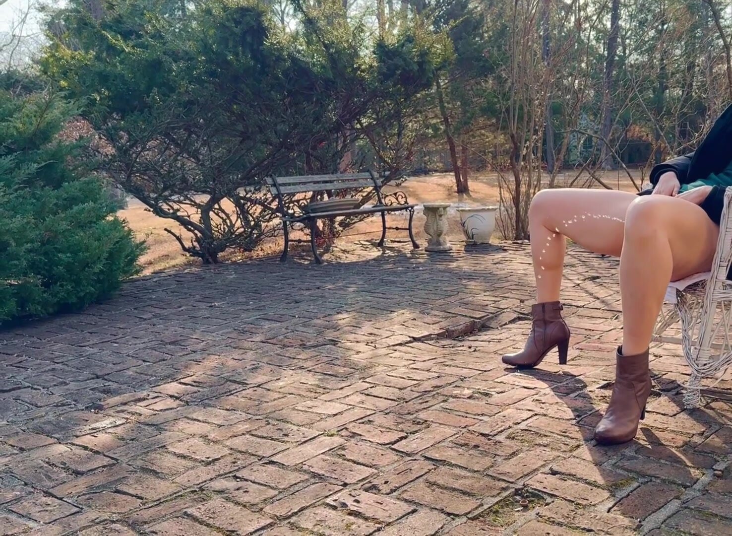 Celebrating Firehose Friday with a long arching piss