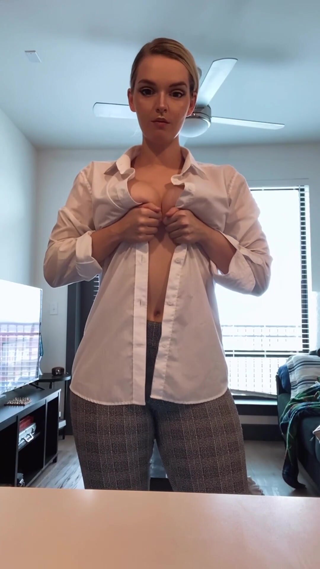 The most polite drop you’ll see all day ;)