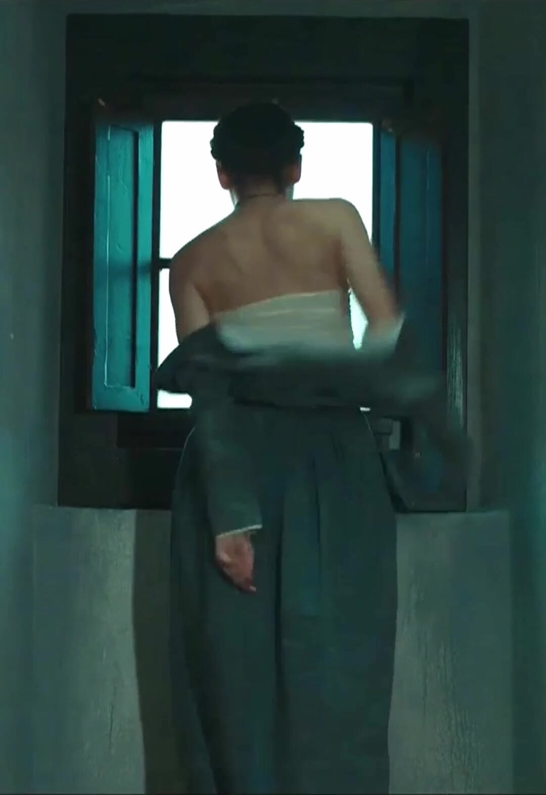 Tecla Insolia excellent wet & fingering plot in new italian series The Art of Joy s01e02 - slowed, 60fps, zoom