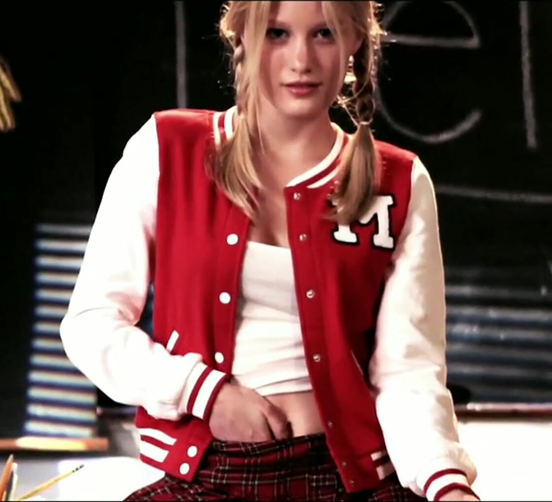 Ashley Hinshaw in About cherry