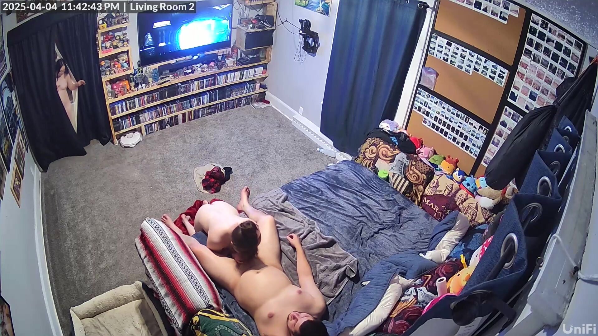 It starts off with 2 and ends with 4