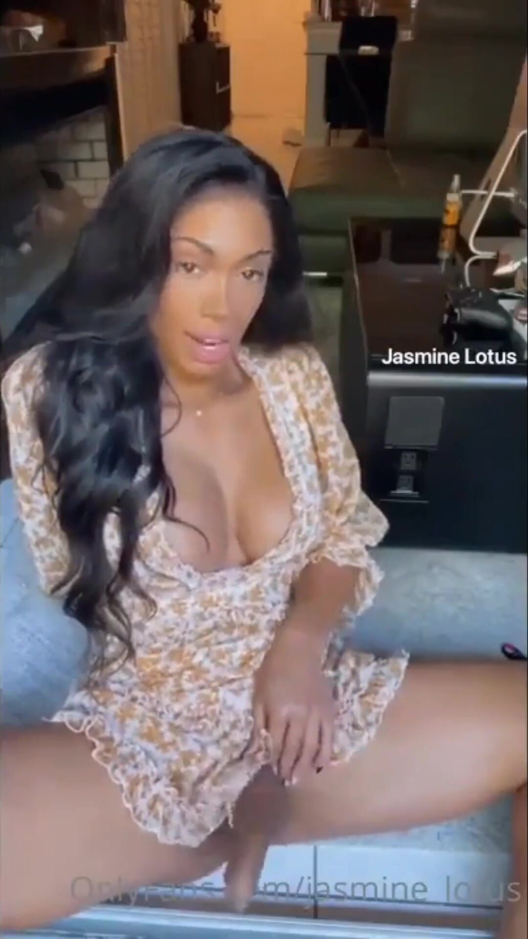 Follow the Bouncing Girldick