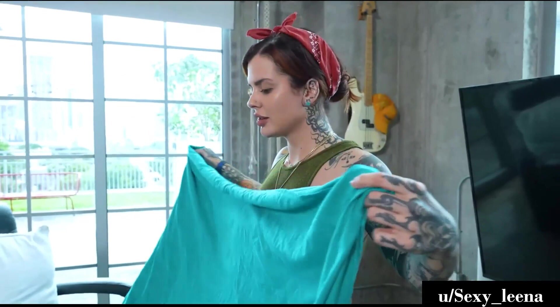 Having Your Step Sister Staying at Your Place Can Be a Little Weird