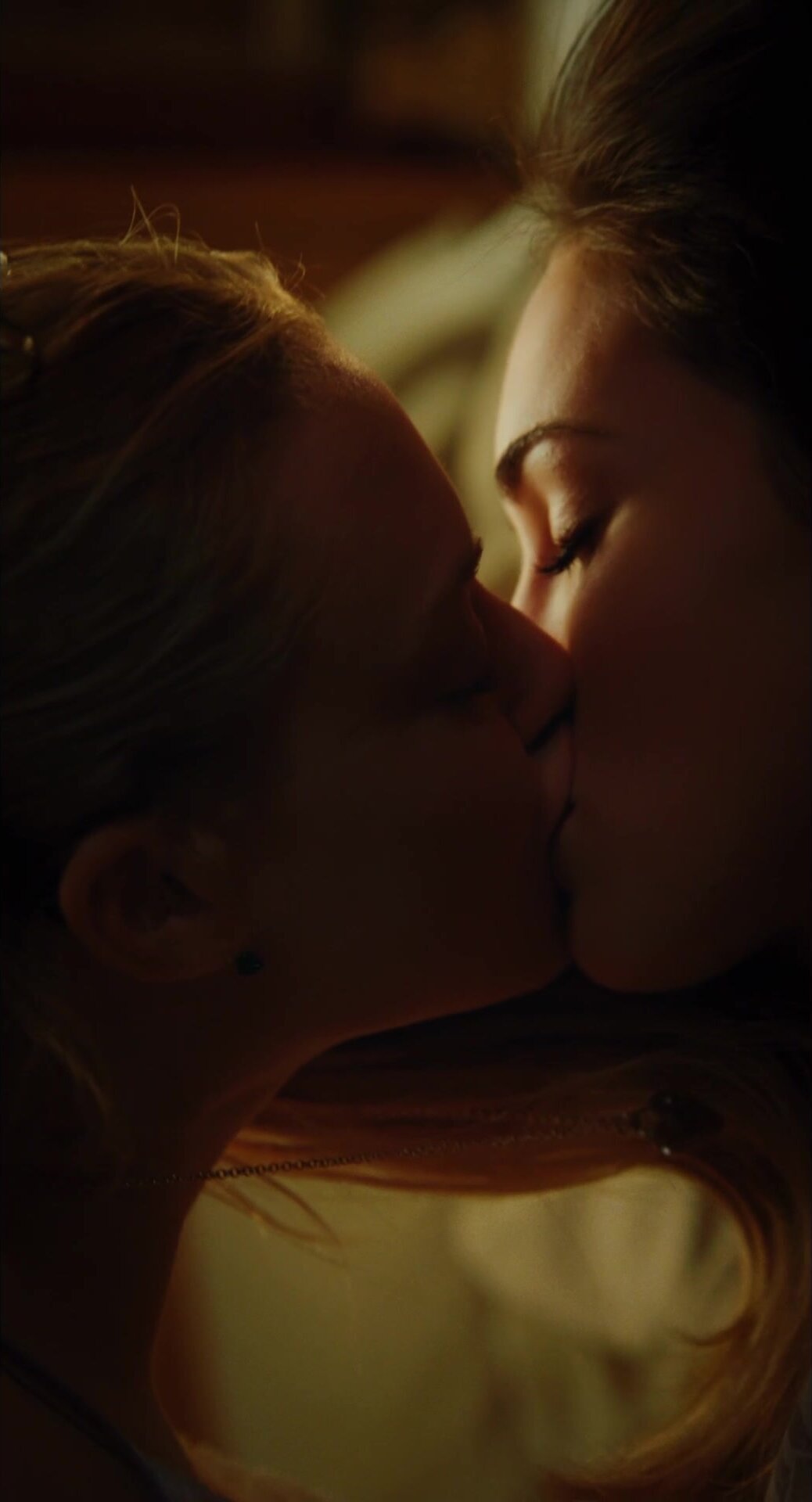 Megan Fox and Amanda Seyfried Iconic Makeout 4K Slow Motion