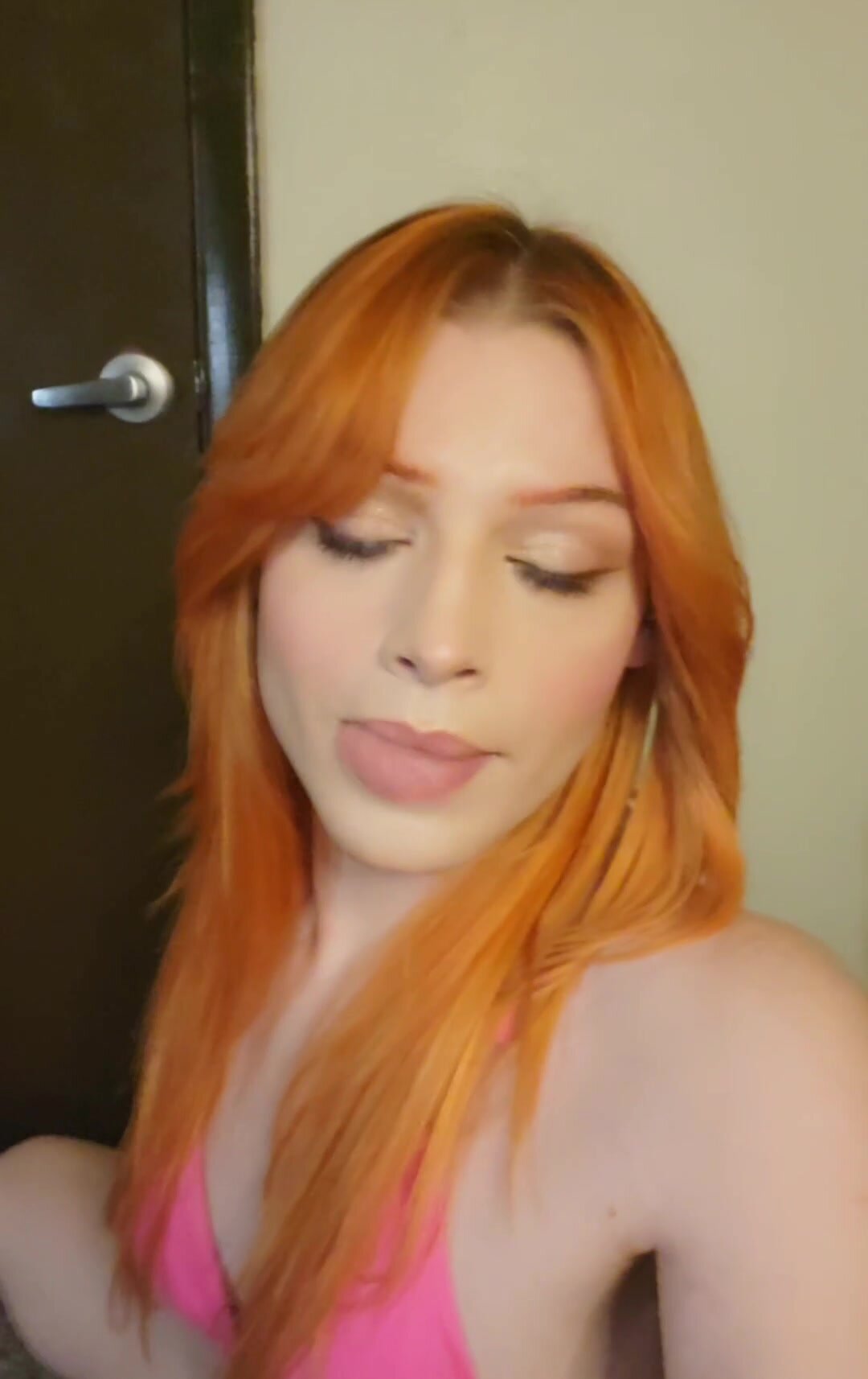 Who would like to replace this dildo with their cock?