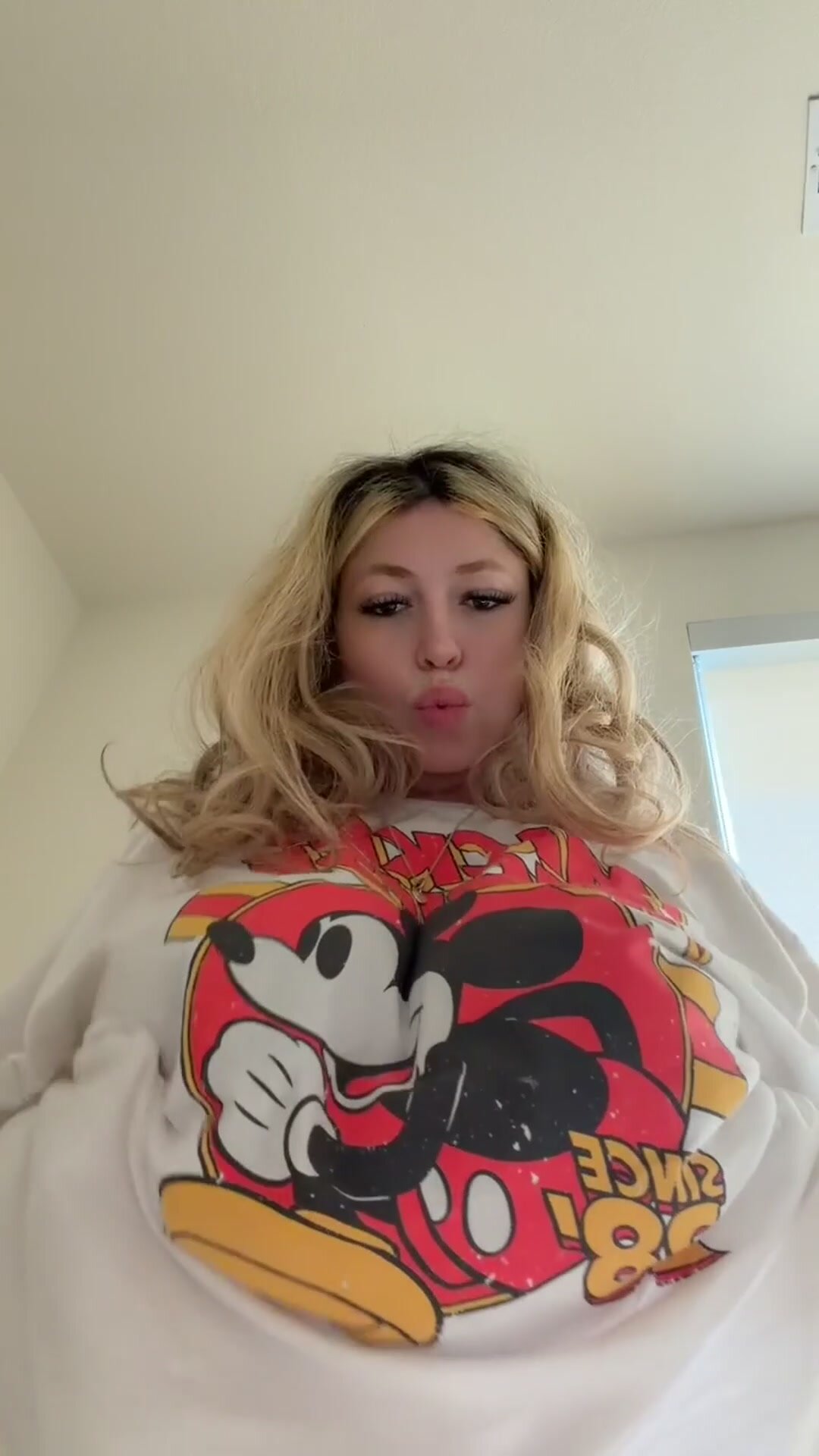 Are you into chubby girls like me?