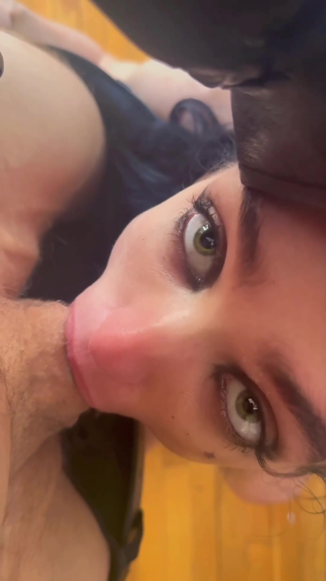 I hold it down like a good slut