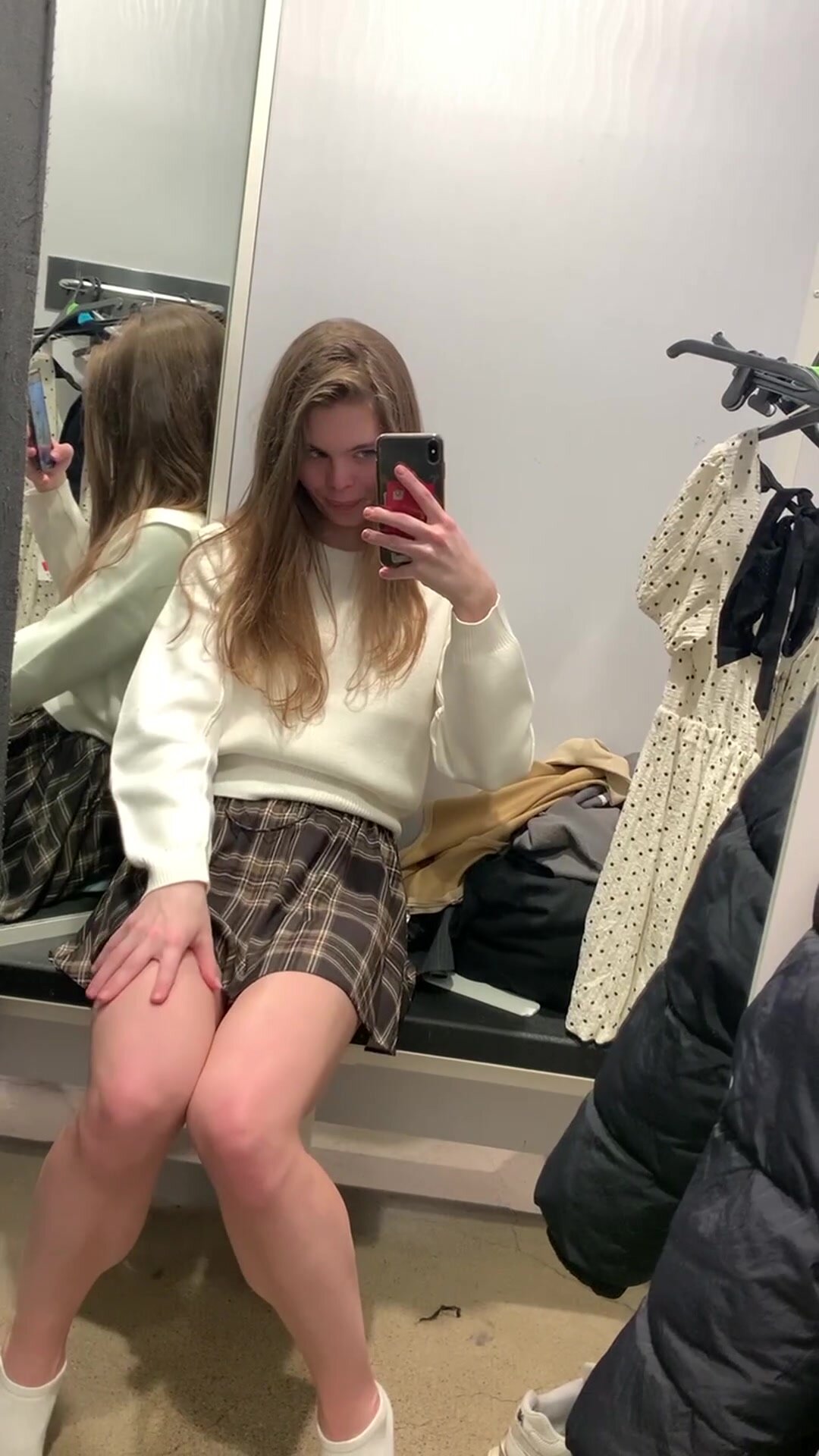 Wld u fuck me in the changing room if I asked u to?