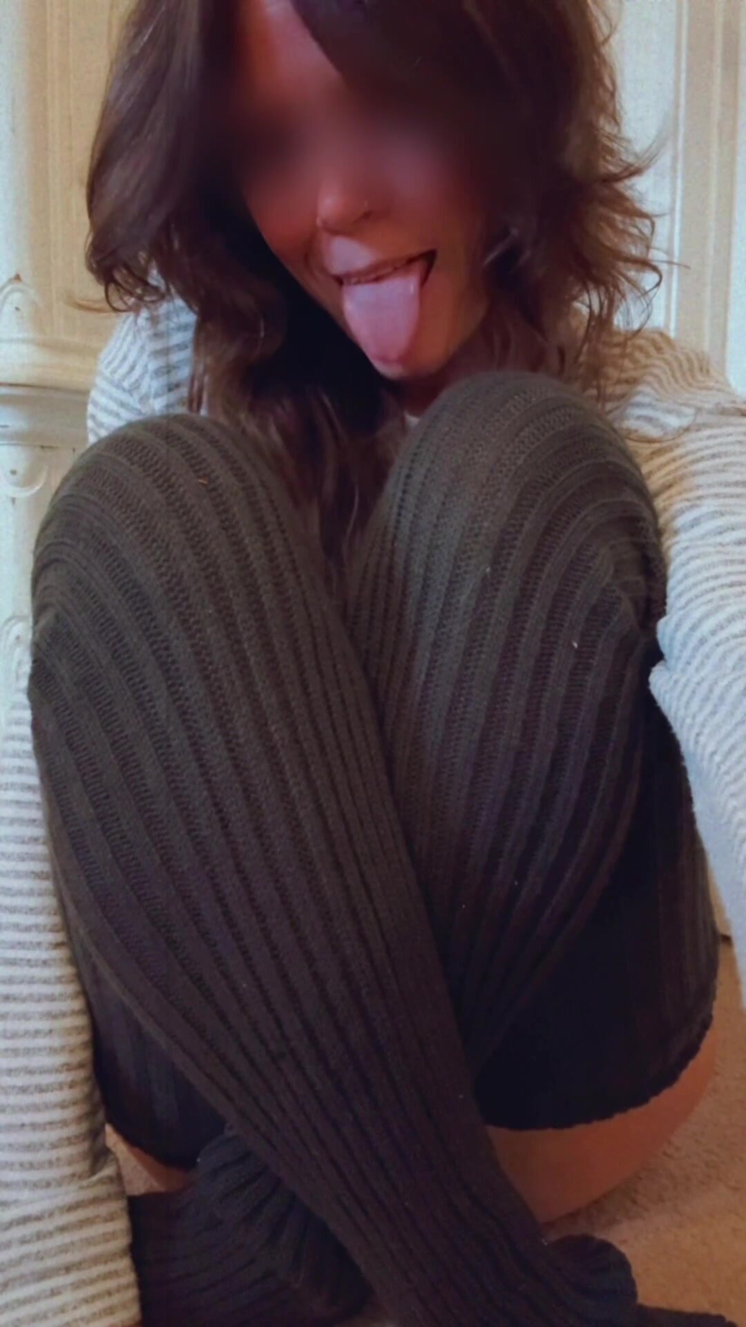 Mommy sends you these videos while you’re at work because it guarantees me a hard cock when you get home! I just want your tool.