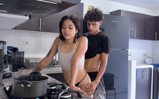 Skinny Latina gril gets horny during her cooking and asks her boyfriend for a quick fuck in the kitchen