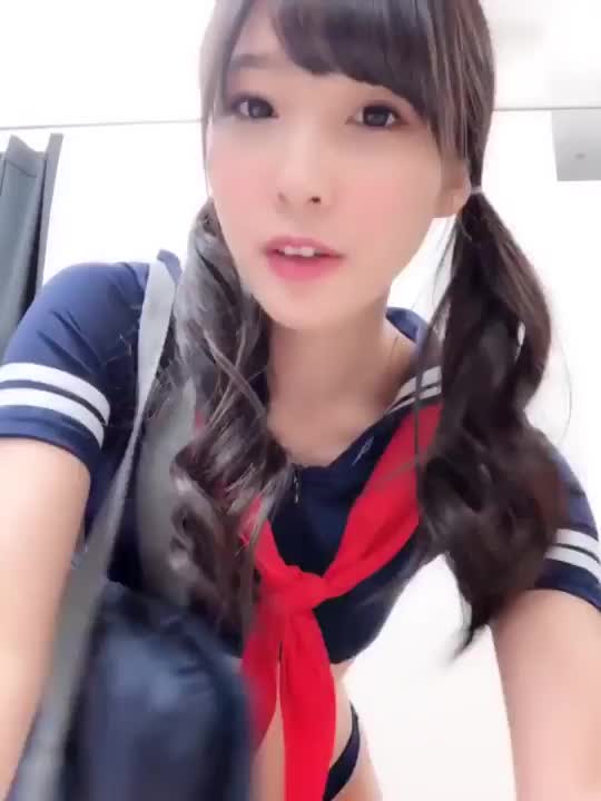 Holy fuck...that outfit