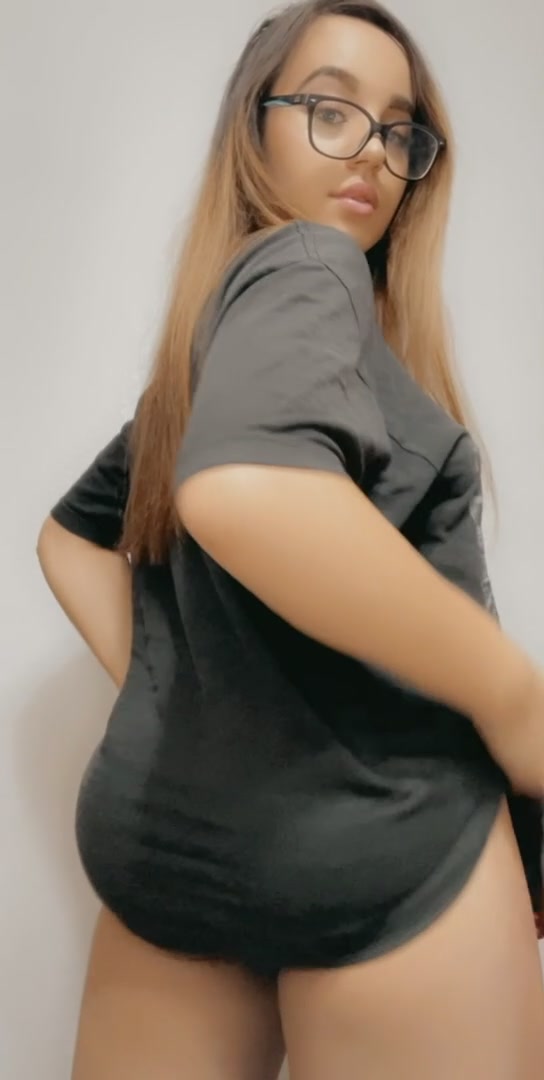 This is for the 2 or 3 guys or girls who are awake and horny rn