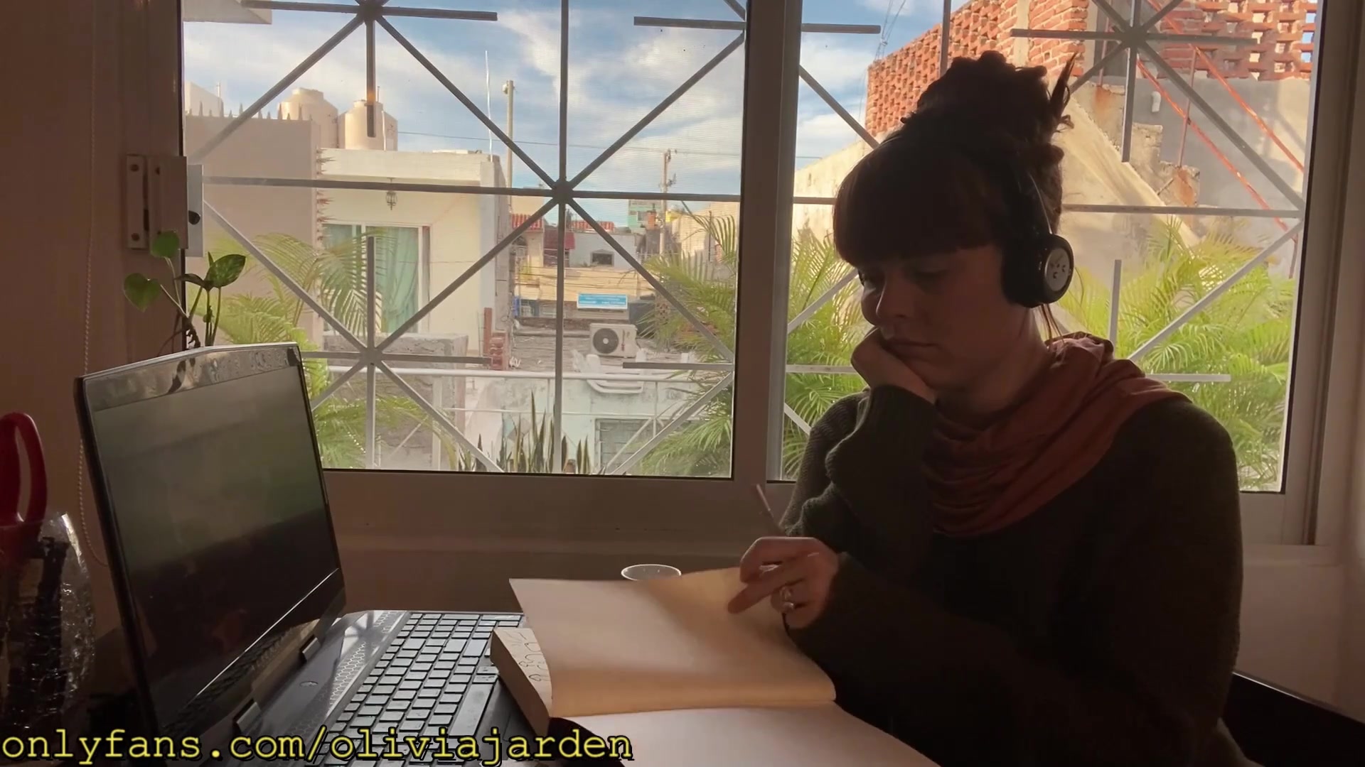 what, you thought she just sat there listening to LoFi all damn day?