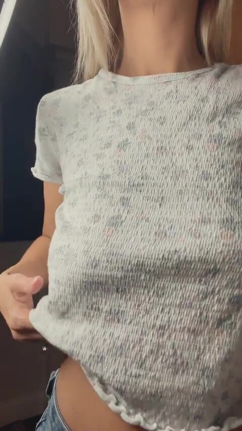 Hey I’m Paige! Enjoy my MILF tits