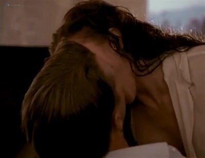 Kari Wuhrer in Spider's Web