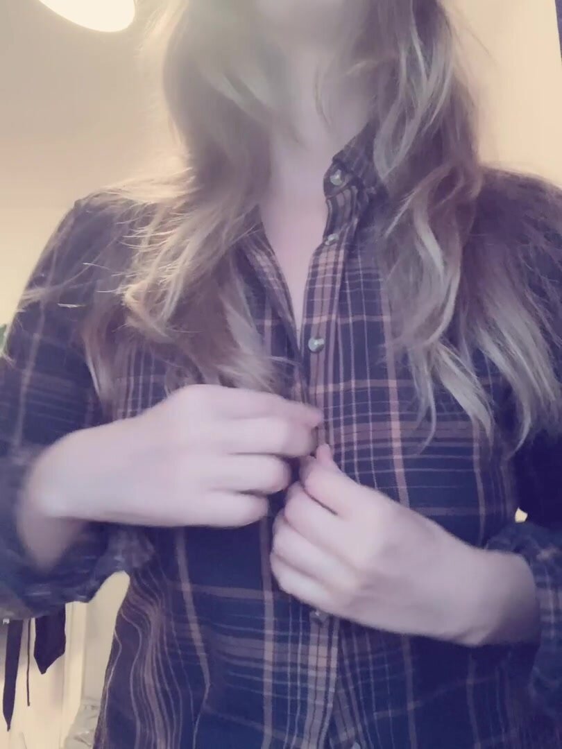 Who here likes big British boobs?