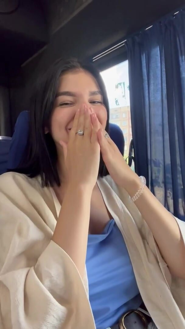 I’m be catched showing boobs in bus
