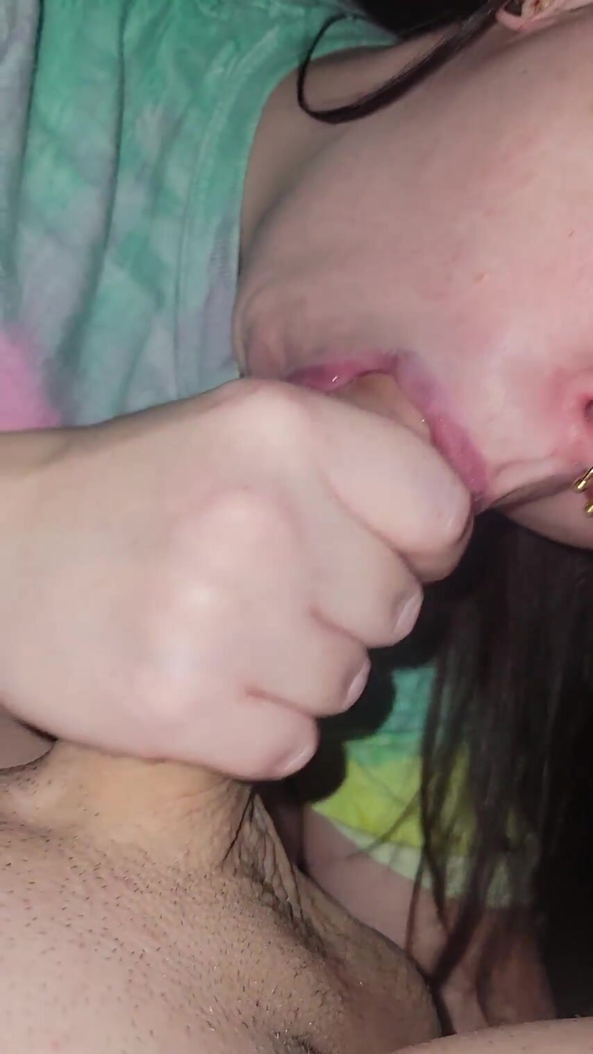 I love the way she sucks