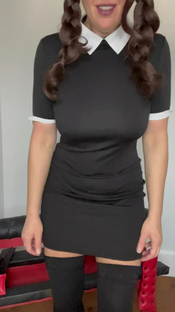 Trying to attract you to my bench....Like Honey and Bee