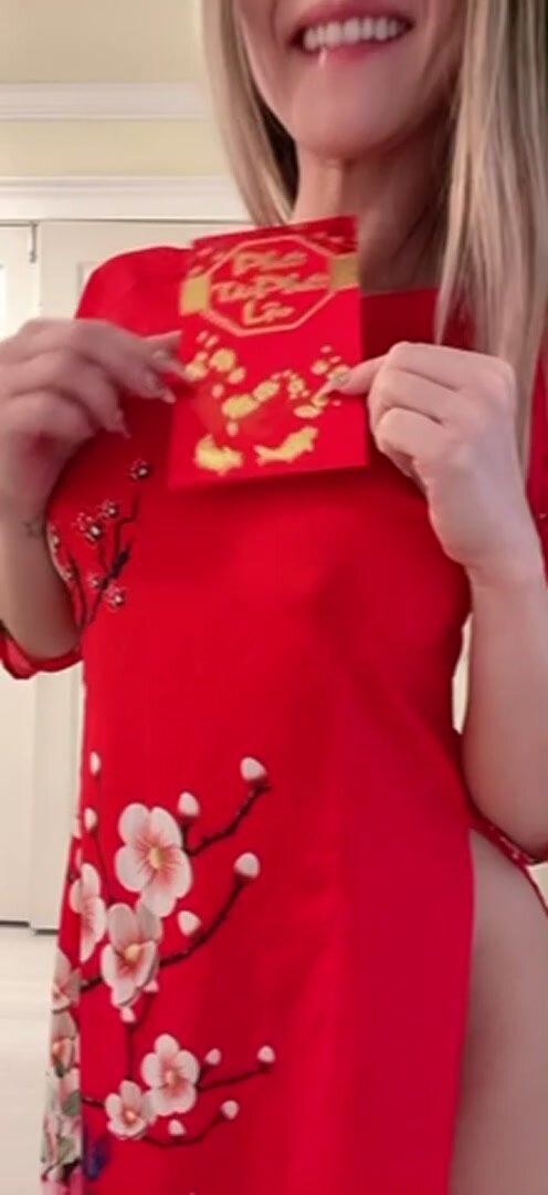 Happy Lunar New Year from your sexy asian milf! Instead of red envelop just give me your cum.