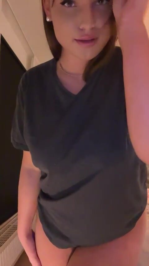 20, shy and way too chubby so pls don't be mean