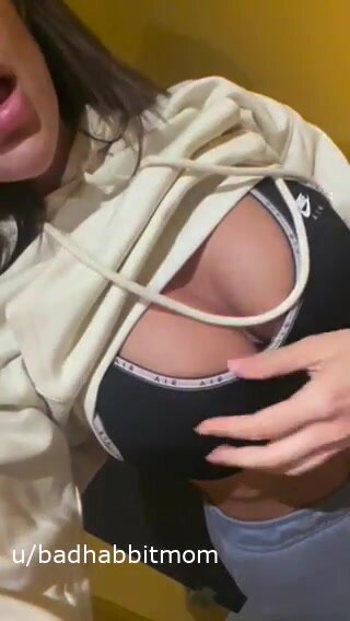 Say HI to my tits at the gym